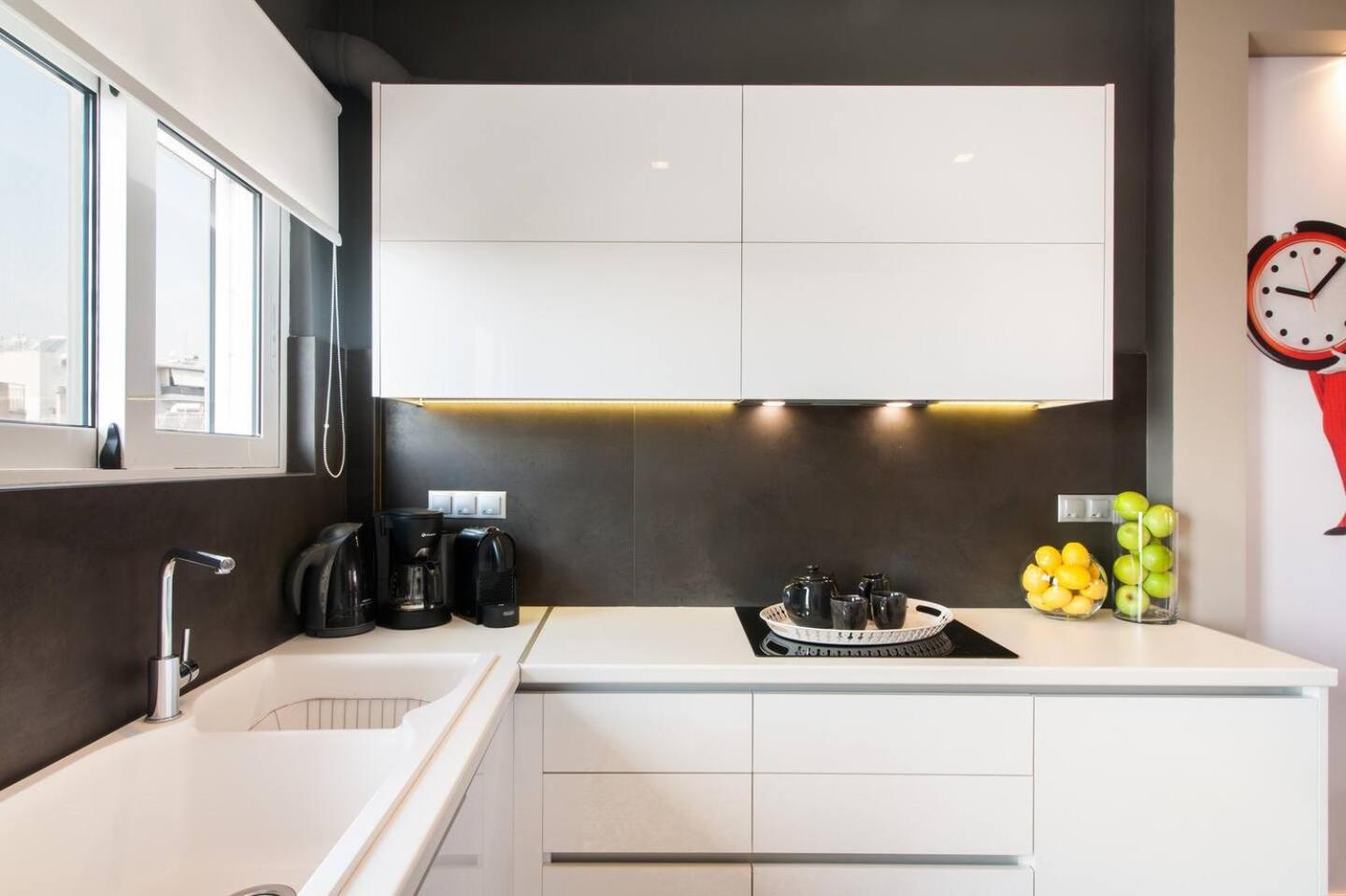 Ma Maison Nο 1, Penthouse, Acropolis And Lycabettus View, Ultra High Speed Internet 300 Mbps, 15' To Acropolis By Metro, 1' From Metro Station Афины Экстерьер фото